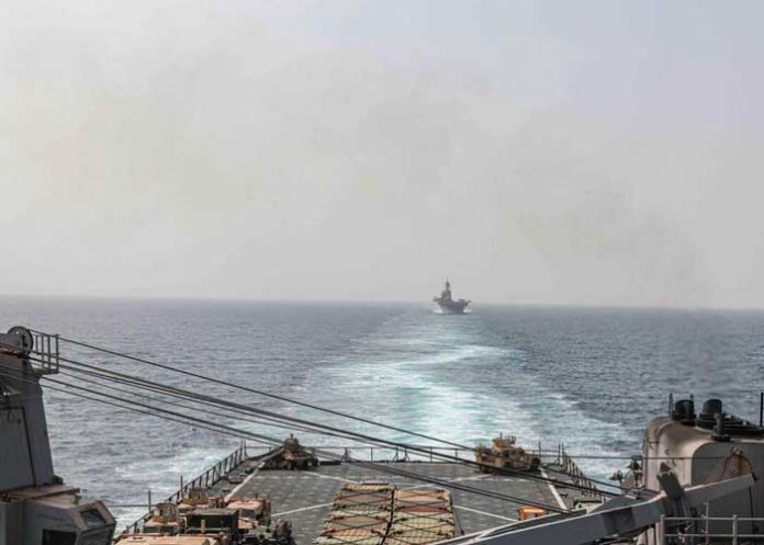 2 Foto:Aviones de combate de EEUU y Reino Unido atacan aeropuerto en Yemen/Cortesía