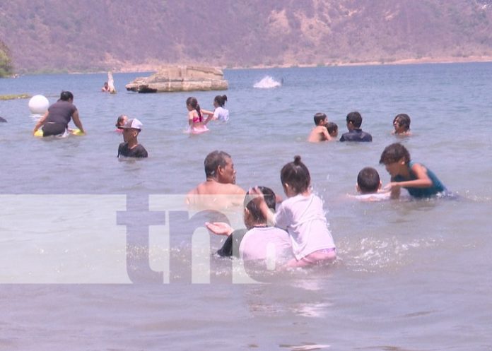 Foto: Xiloá continúa siendo el lugar perfecto para refrescarse después de una calurosa semana/TN8