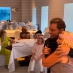 Abuela manosea en fiesta de cumpleaños a un imitador de Luis Miguel Abuela manosea en fiesta de cumpleaños a un imitador de Luis Miguel