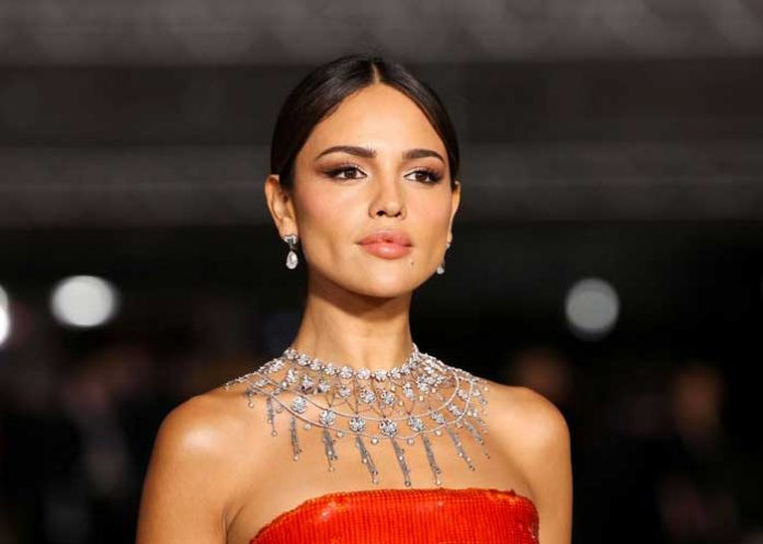 Rechazan a Eiza González de Hollywood por ser “demasiado hermosa”