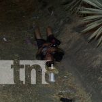 Hombre inconsciente y gravemente herido en las cunetas del estadio nacional de béisbol Foto: Hombre inconsciente y gravemente herido en las cunetas del estadio nacional de béisbol/TN8