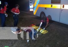 Foto: Motorizados en estado de ebriedad impactaron en un rótulo publicitario en Estelí/TN8