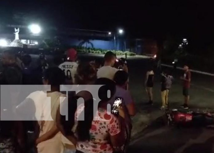 Taxista impacta y catapulta a motociclista en entrada a Granada