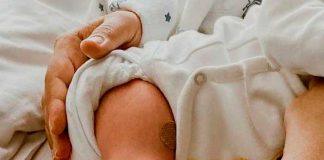 Madre detecta cáncer a su hijo gracias al flash de su celular