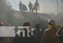 Descuido pudo ser la causa de un incendio que redujo a escombros tres viviendas en San Juan del sur Foto: Descuido pudo ser la causa de un incendio que redujo a escombros tres viviendas en San Juan del sur/TN8