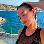 Dua Lipa deslumbra con su figura sensual desde el mar luciendo traje de baño Foto: Dua Lipa deslumbra con su figura desde el mar luciendo un sensual traje de baño de una pieza / Cortesía