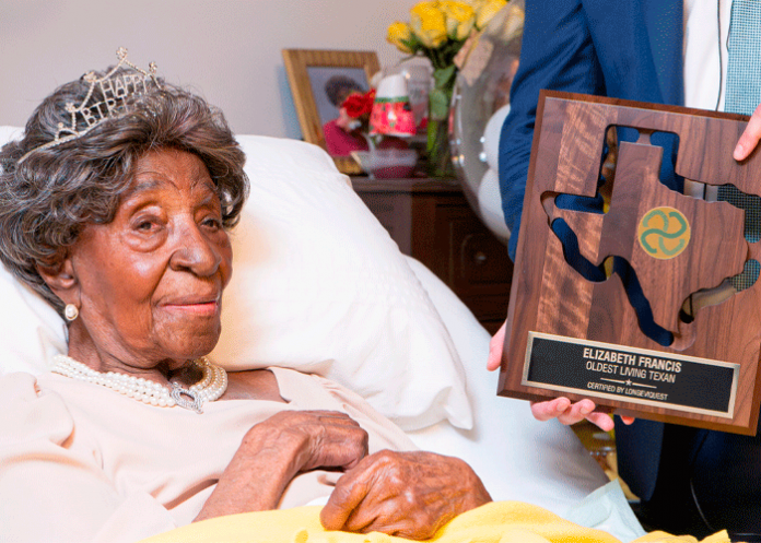 Abuelita de 114 años revela cuál es su secreto