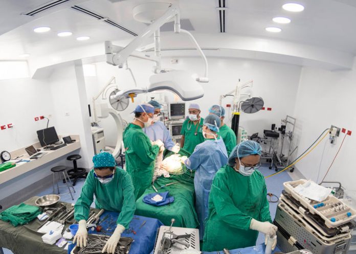 Niña sufre amputaciones por una infección bacteriana