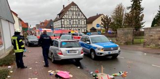 Abuelito atropella a mujer y su hijo de 4 años en Alemania