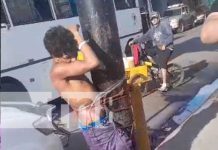 Amarran y dan paliza a «El Colocho» por robar en el Oriental, Managua Foto: Agreden a supuesto ladrón en el Mercado Oriental, Managua / TN8