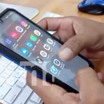 Te podés matar: No usés el celular mientras lo cargás, aseguran expertos Foto: Uso del celular excesivo, peligroso para menores / TN8