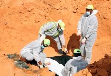 Escalofriante: Encuentran 65 cuerpos de migrantes en una fosa común en Libia Escalofriante: Encuentran 65 cuerpos de migrantes en una fosa común en Libia