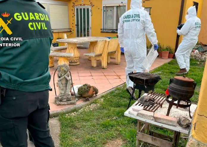 Padre asesina a sus dos hijas y se suicida en España