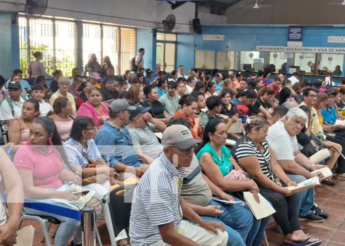 Foto: Horarios de migración y extranjería / TN8