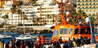 Encuentran migrantes muertos en una embarcación cerca de Canarias