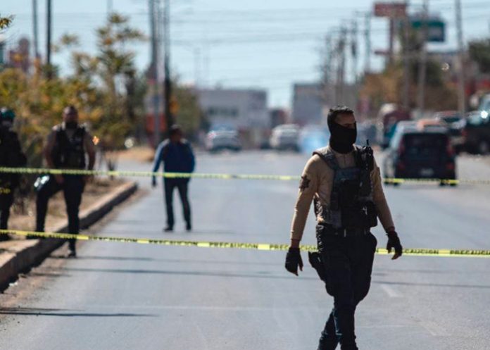 Abandonan cuerpos desmembrados en plaza de México