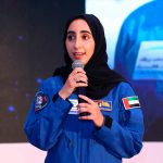 Mujer astronauta lista para la Luna