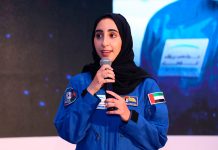 Mujer astronauta lista para la Luna