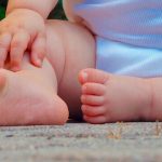 Niña de 2 años muere al caer de un edificio en Colombia