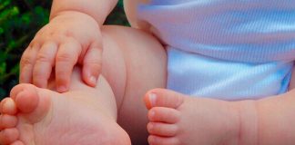 Niña de 2 años muere al caer de un edificio en Colombia