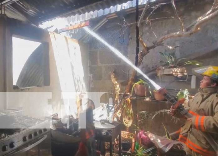 teli-es-1 Foto: Bomberos controlan incendio en una vivienda de Estelí / TN8