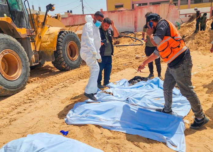 1 Foto: Fosas comunes en Gaza /cortesía