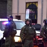 Enfrentamiento a tiros en EE.UU. deja a cuatro agentes policiales muertos Agentes policiales mueren en enfrentamiento a tiros