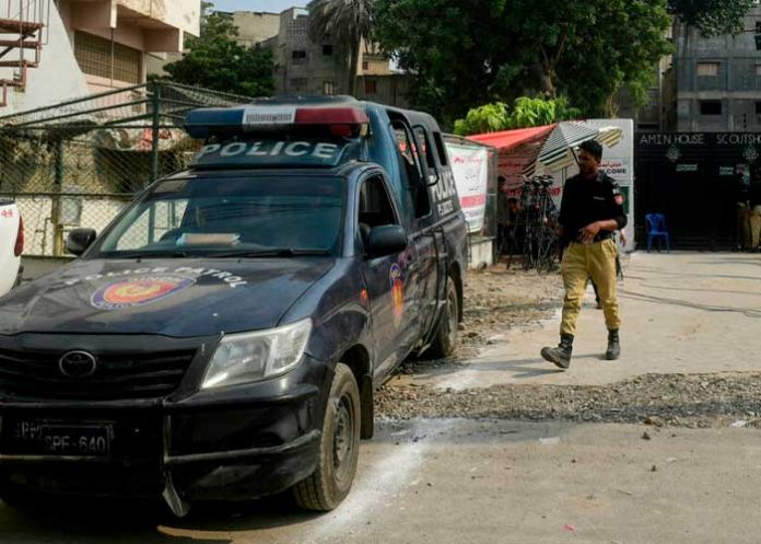 Mujer pakistaní muere estrangulada a manos de su hermano