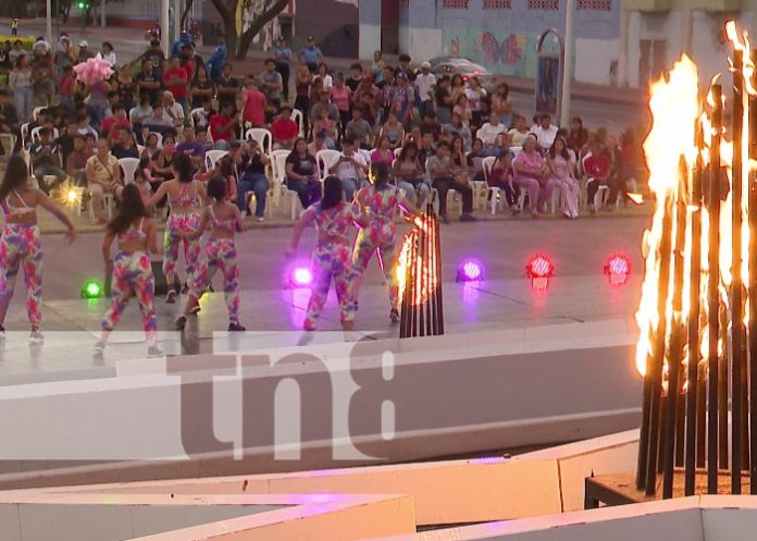 Foto: Jóvenes bailan en conmemoración al 44 aniversario de la gran Cruzada Nacional de Alfabetización/TN8