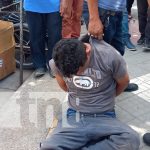 Hombre es amarrado de pies y manos por robar un celular en plan vía pública en Estelí Foto: Hombre es amarrado de pies y manos por robar un celular en plan vía pública en Estelí/TN8