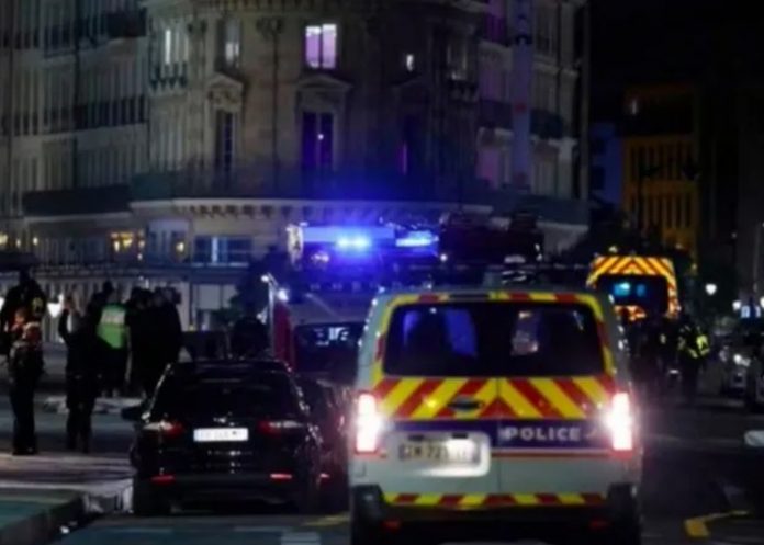 1 Incendio en un edificio de París deja el saldo de tres personas muertas