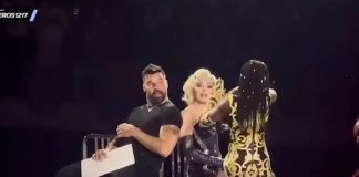 Video: Ricky Martin muy sensual junto a bailarines en concierto de Madonna