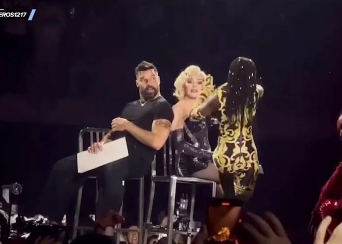 1 Video: Ricky Martin muy sensual junto a bailarines en concierto de Madonna