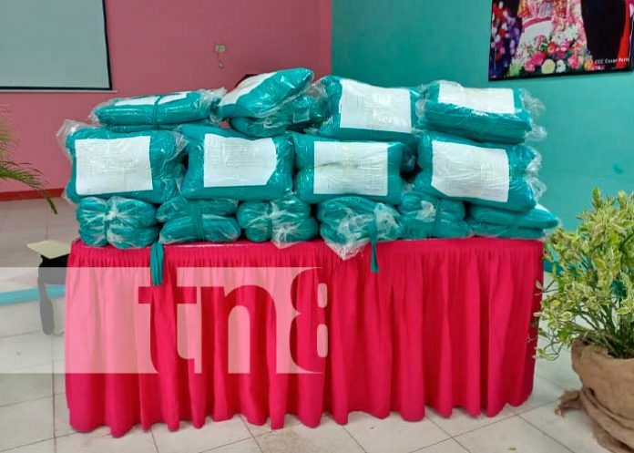 Maletas quirúrgicas a 19 SILAIS del país