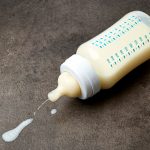 Desgraciado de EE.UU. es condenado por envenenar a su propia hija Condenado a 50 años de cárcel por envenenar a su hija