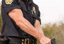 «¡Mátame ahora!» Policía dispara a una mujer que acuchilló a su novio en Florida «¡Mátame ahora!» Policía dispara a una mujer que acuchilló a su novio en Florida