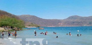 Familias asisten a Xiloá a refrescarse en estos días calurosos
