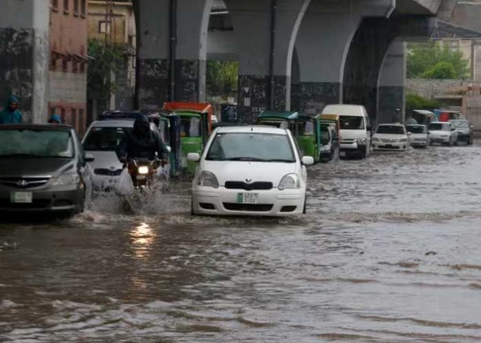 Al menos 41 muertos en tres días por fuertes lluvias en Pakistán