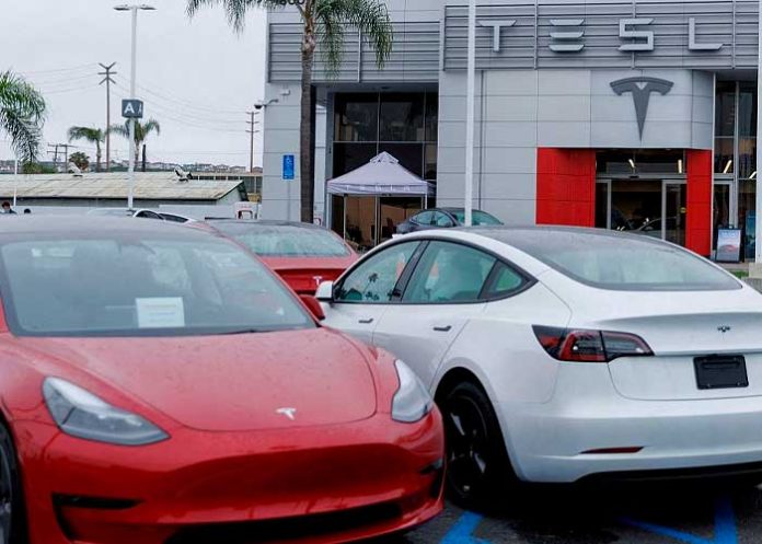 1 Tesla despedirá a más del 10 % del personal