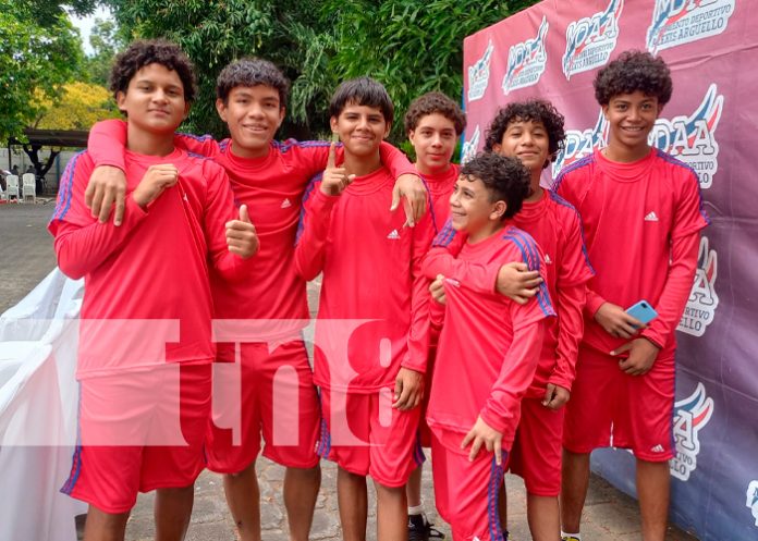 Foto: Entrega de uniformes por el día del deportista /cortesía