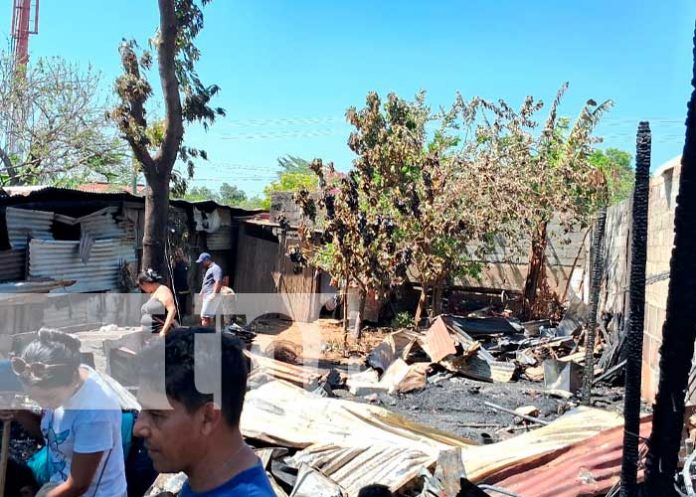 1 Voraz incendio en Villa Reconciliación