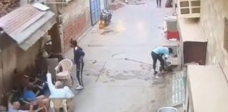 En la India, barda de concreto aplastó a adultos mayores que platicaban en la calle