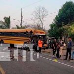 Bus queda en chatarra y sus ocupantes con lesiones tras ser colisionados por otra unidad en San Miguelito Brutal choque en San Miguelito