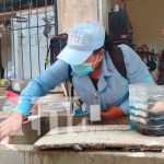 Brigadas del MINSA visitan familias del barrio Boer para prevenir criaderos de mosquitos en Managua