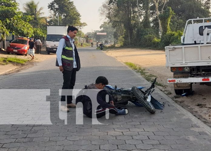 Foto: Motociclista lesionado tras impactar contra un camión / TN8