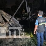 Humilde familia se queda sin hogar, luego que un incendio la consumiera en Managua Incendio arrasa con una vivienda en Managua