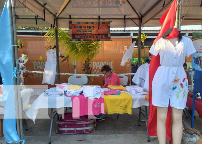 Foto: Emprendedores de diferentes rubros reciben reconocimiento por parte del MEFCCA/TN8