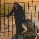 Monja misteriosa es captada transportando un cadáver en Chile Monja misteriosa es captada transportando un cadáver en Chile