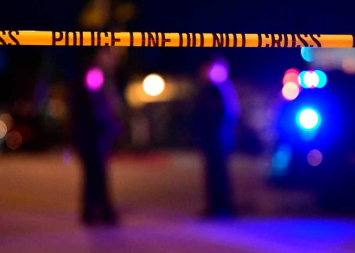 Guardia confronta a un hombre por dejar mal estacionado su camión