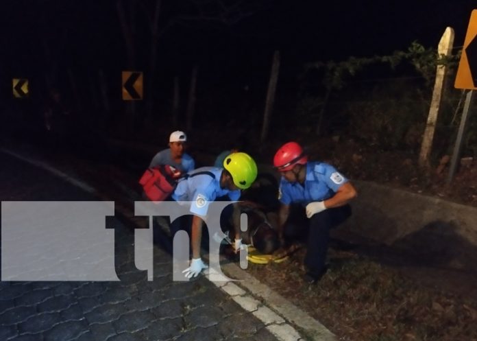 Foto: Accidente motociclístico en carretera hacia Paiwas: hombre resulta herido en Río Blanco/TN8